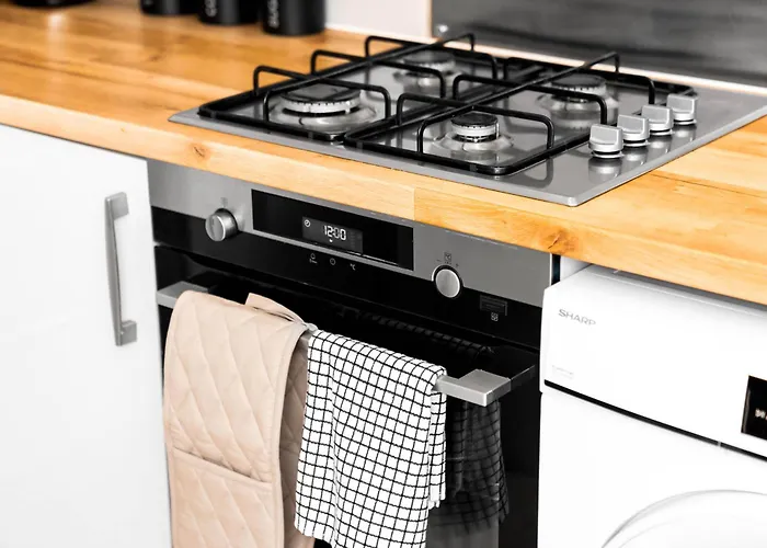 Luxury City Centre 5 Bed House With En-Suite, Bbq, On-Site Parking By Azura Nights