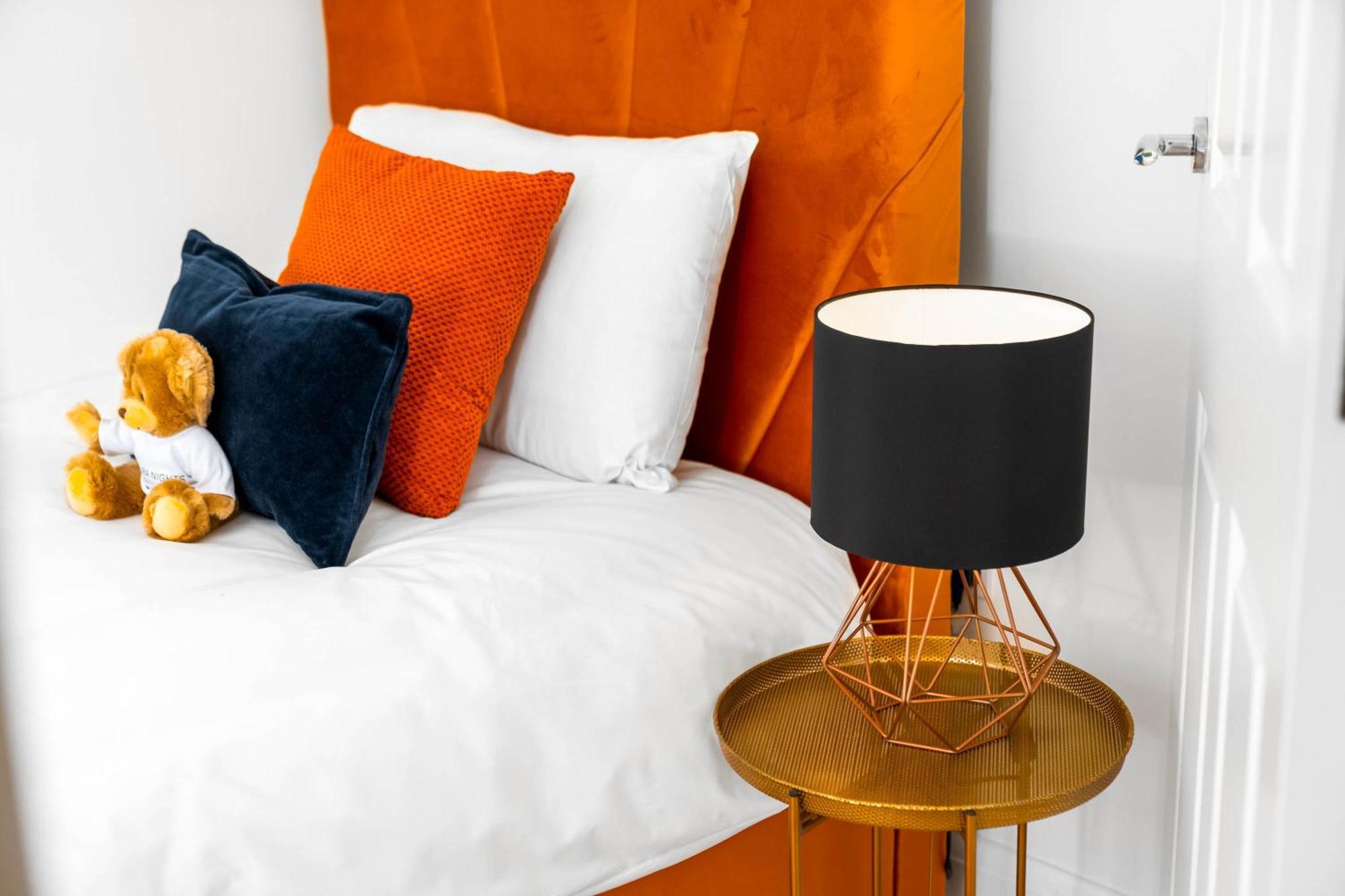 Apartment Luxury Centre 5 Bed House With En-suite, Bbq, On-site Parking By Azura Nights Birmingham