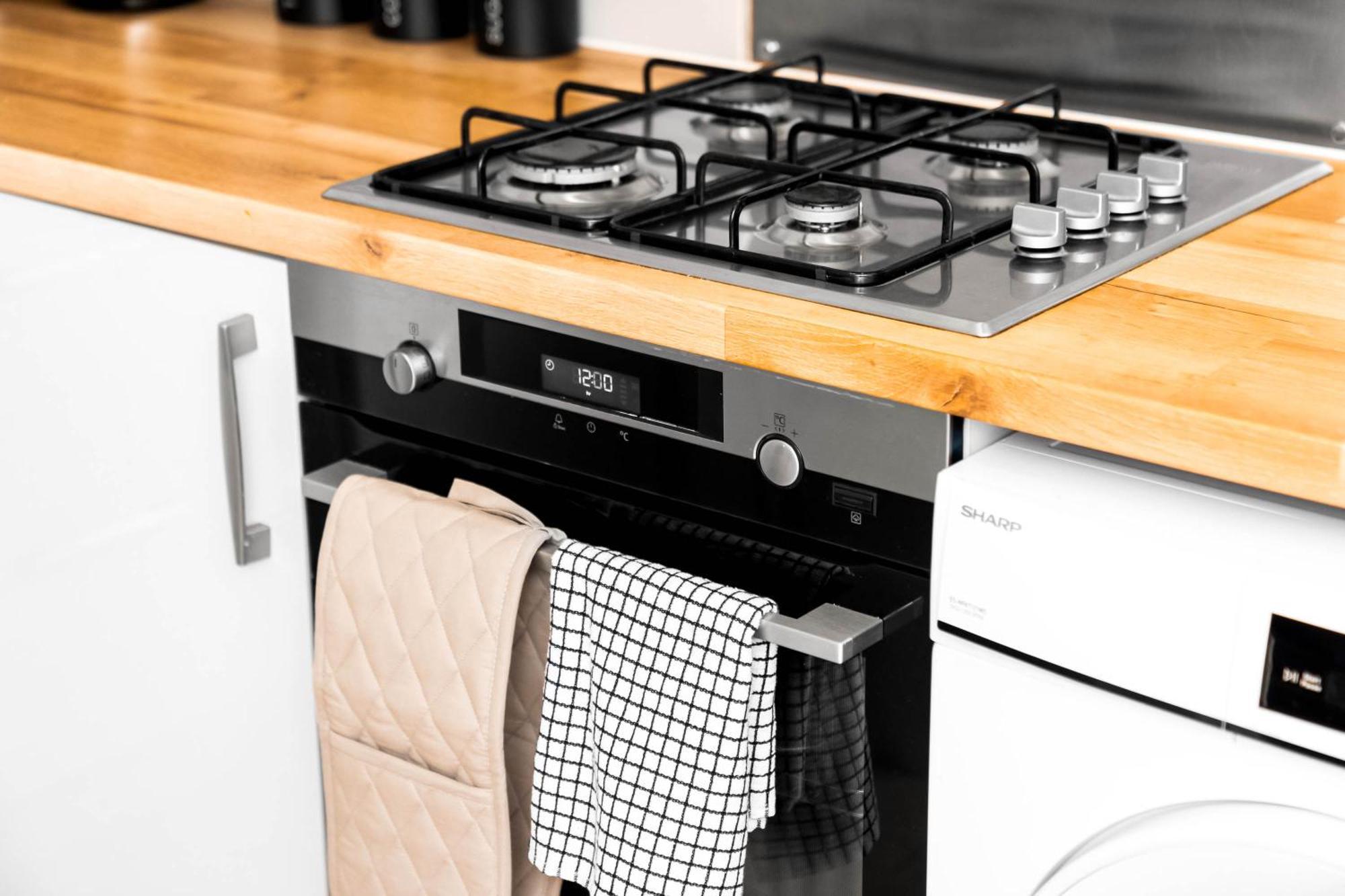 Apartment Luxury Centre 5 Bed House With En-suite, Bbq, On-site Parking By Azura Nights *