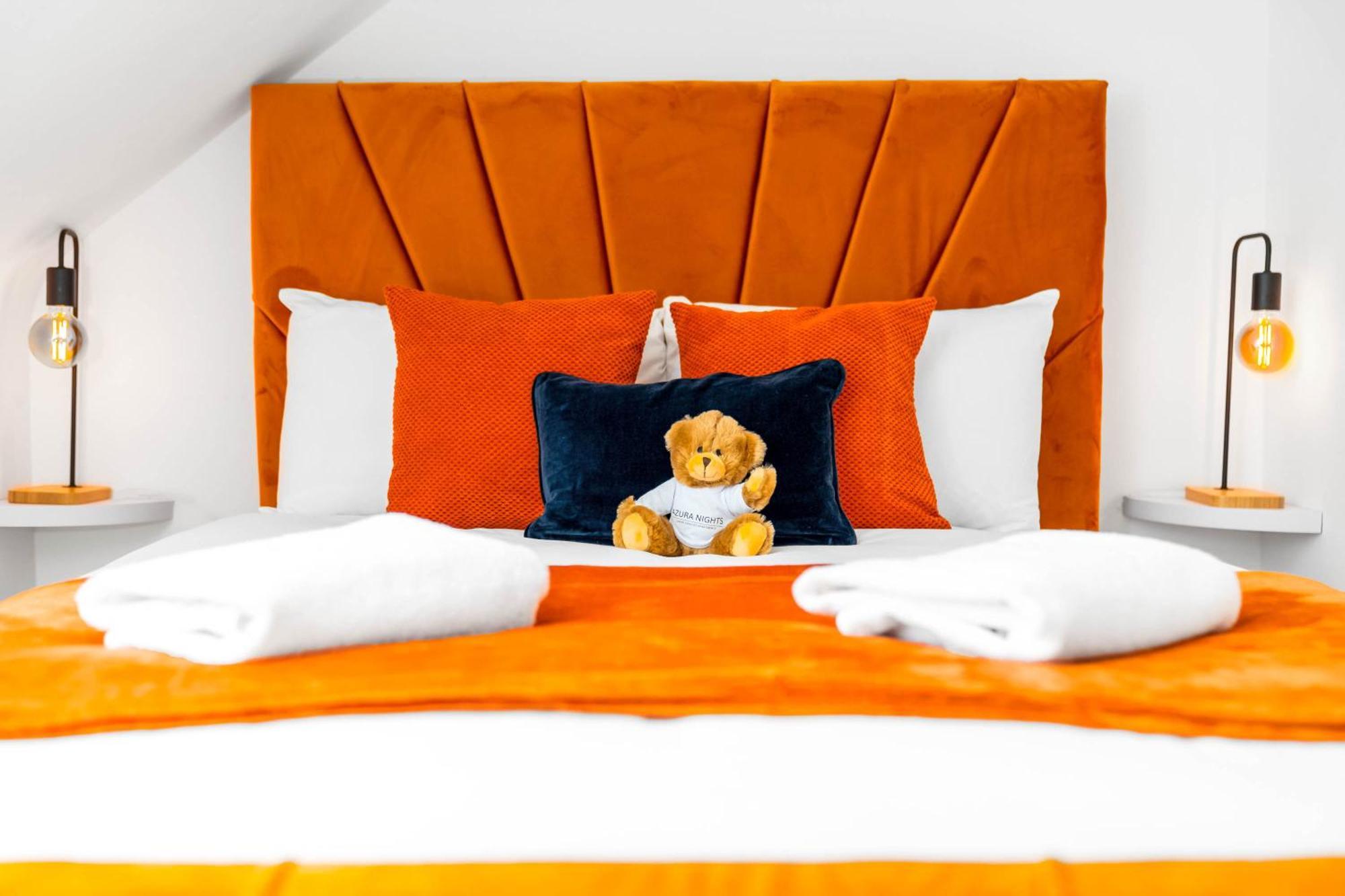 Luxury Centre 5 Bed House With En-suite, Bbq, On-site Parking By Azura Nights *