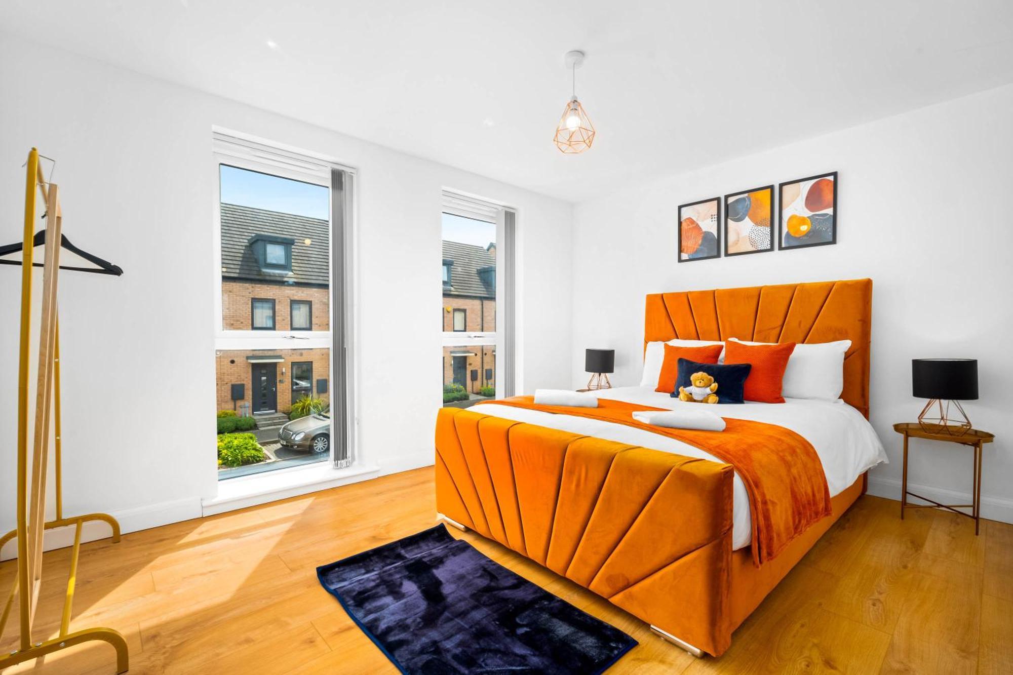 Apartment Luxury Centre 5 Bed House With En-suite, Bbq, On-site Parking By Azura Nights