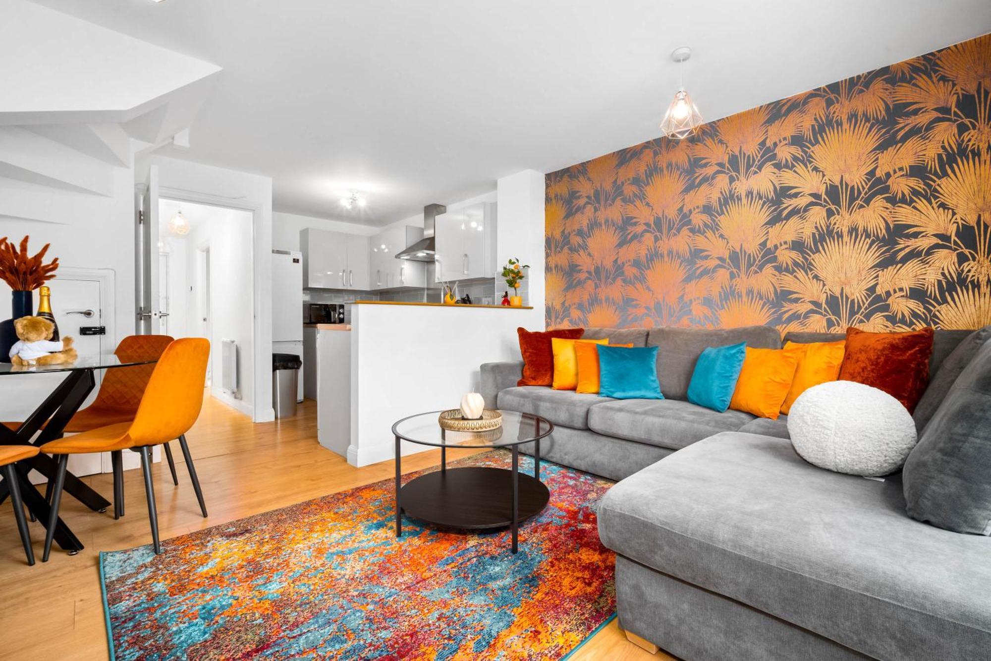Apartment Luxury Centre 5 Bed House With En-suite, Bbq, On-site Parking By Azura Nights *
