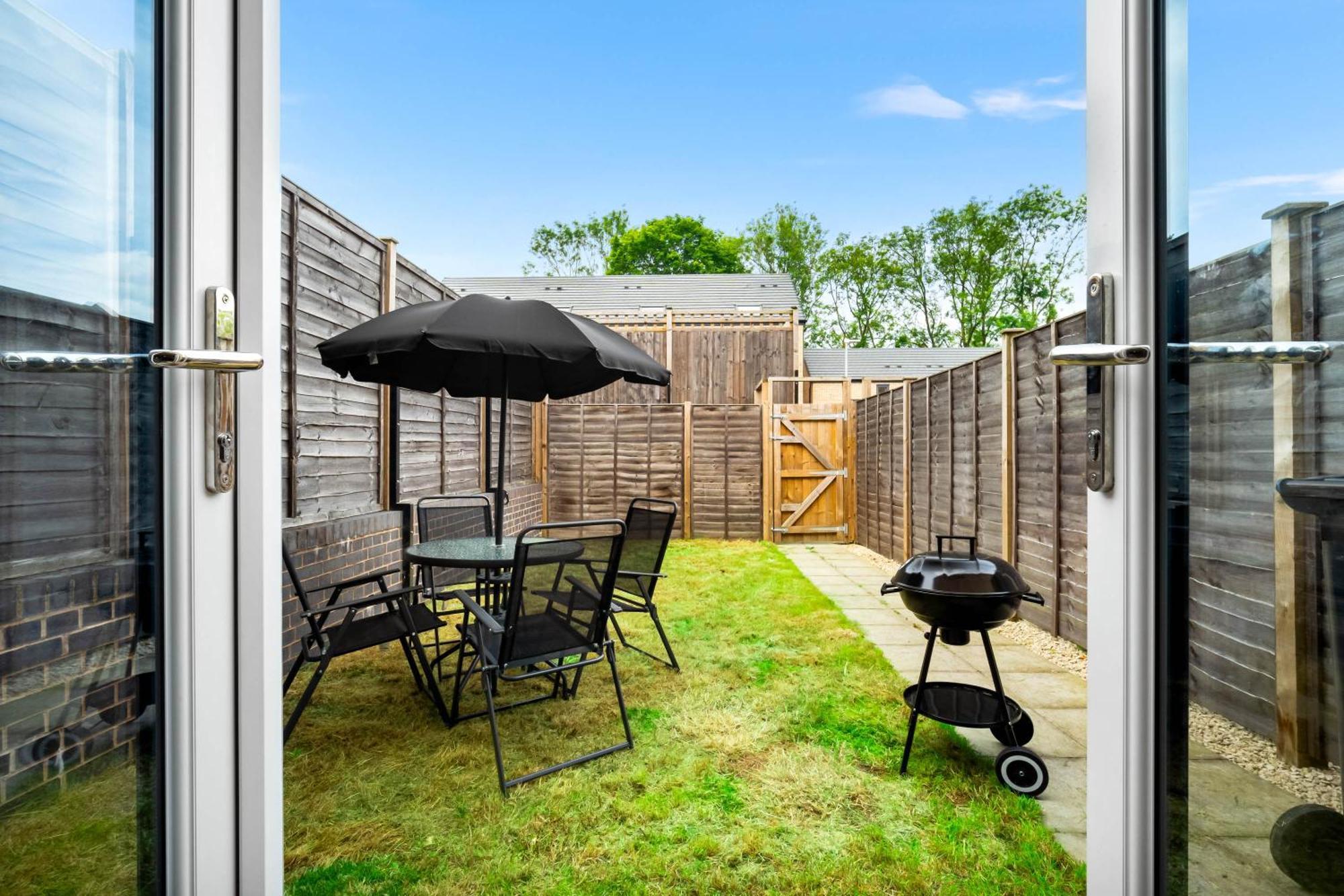 Apartment Luxury Centre 5 Bed House With En-suite, Bbq, On-site Parking By Azura Nights *