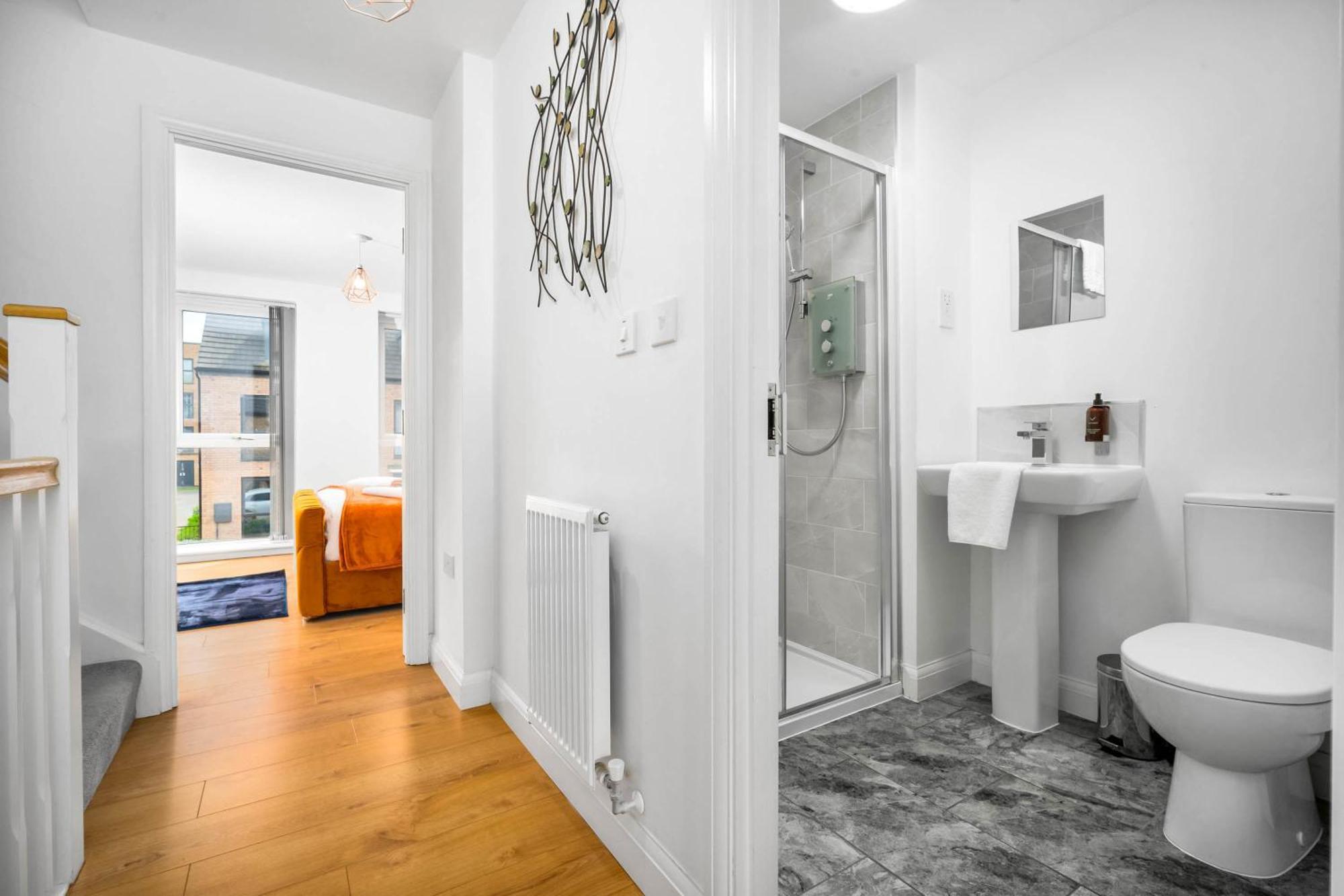 Luxury Centre 5 Bed House With En-suite, Bbq, On-site Parking By Azura Nights Birmingham