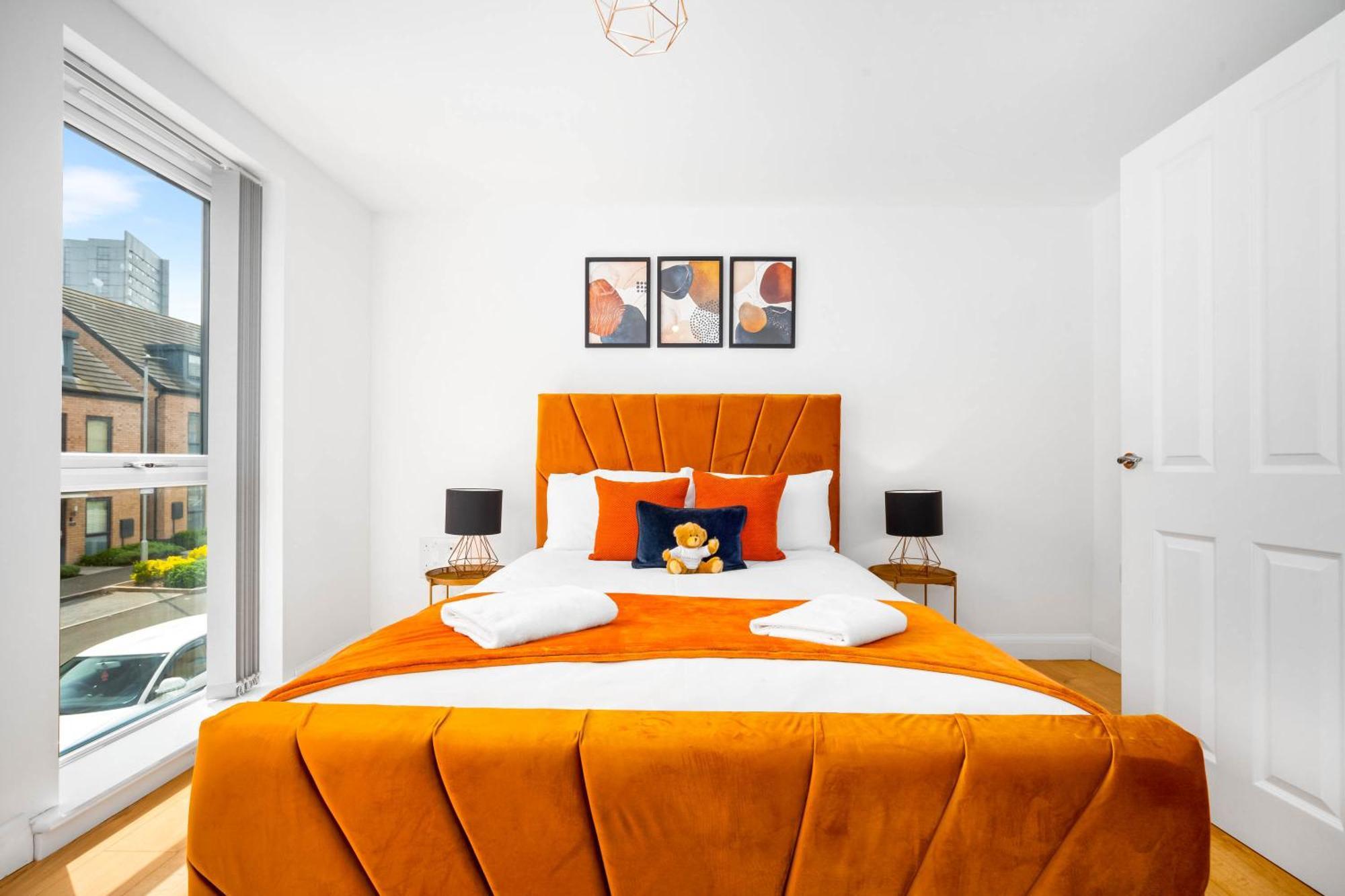 Apartment Luxury Centre 5 Bed House With En-suite, Bbq, On-site Parking By Azura Nights